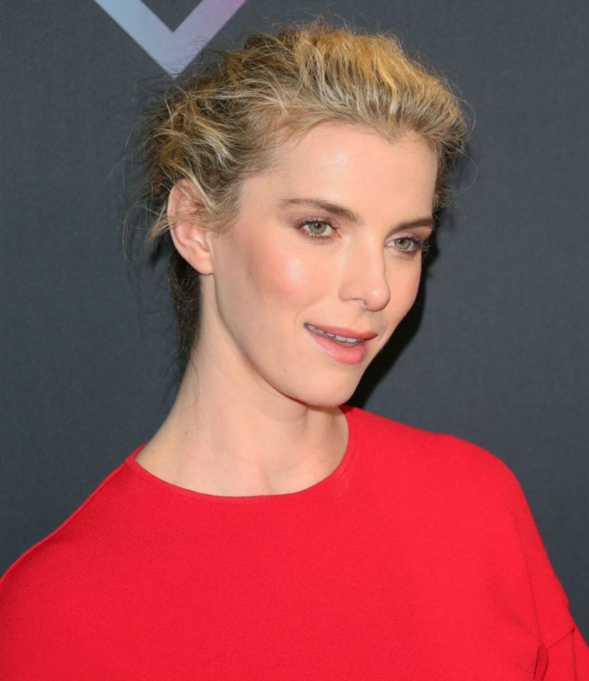 11 recogidos ‘despeinados’ para verte más joven