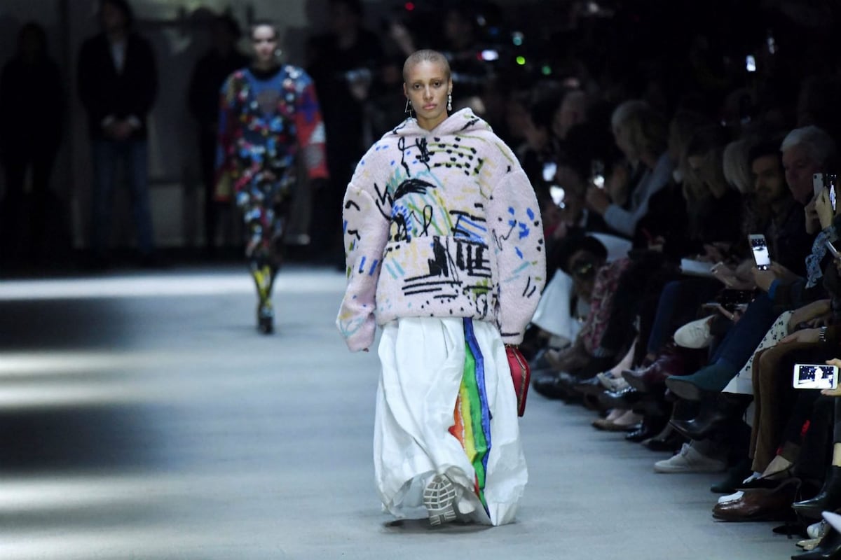 Burberry rinde homenaje a la comunidad gay en su último desfile
