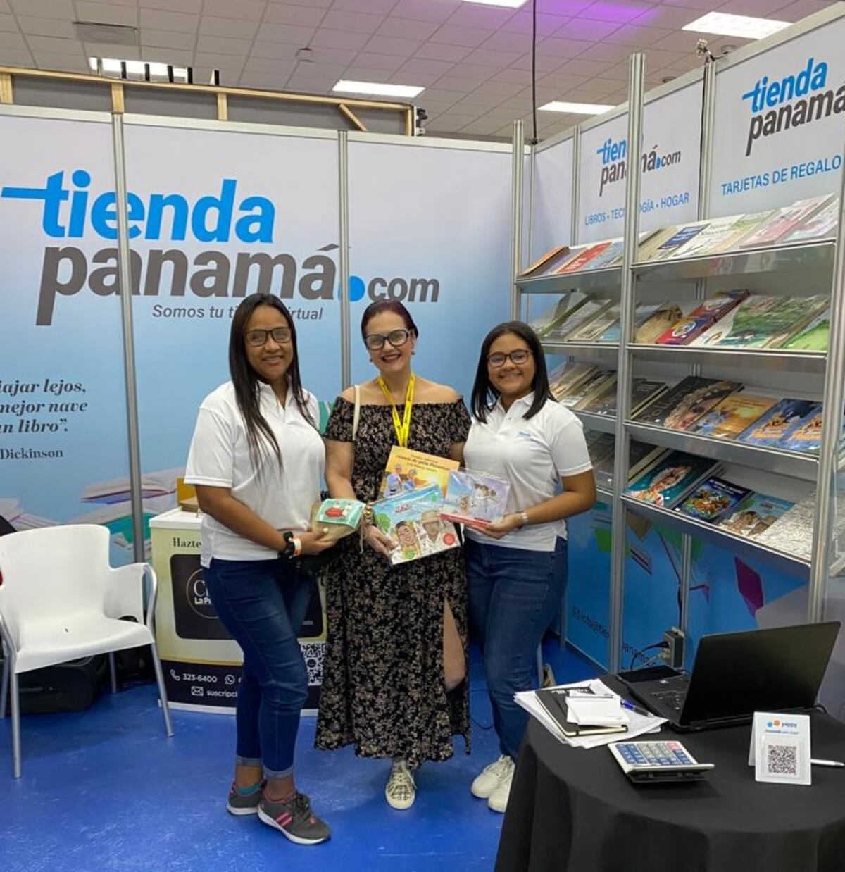 El stand de Tiendapanama.com en la Feria Internacional del Libro Panamá 2023