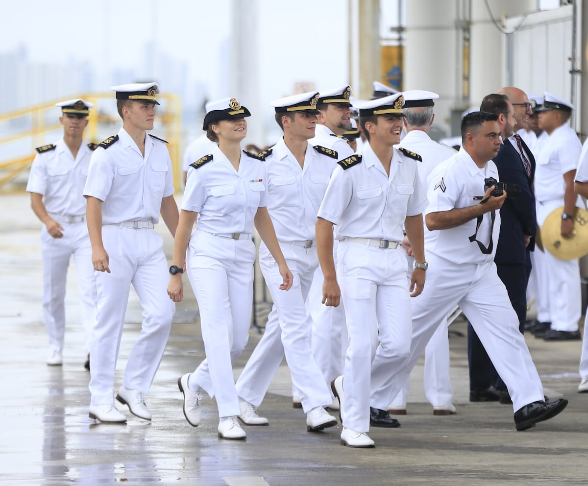 Sonrisas, abrazos y mar: la llegada de Leonor a Panamá