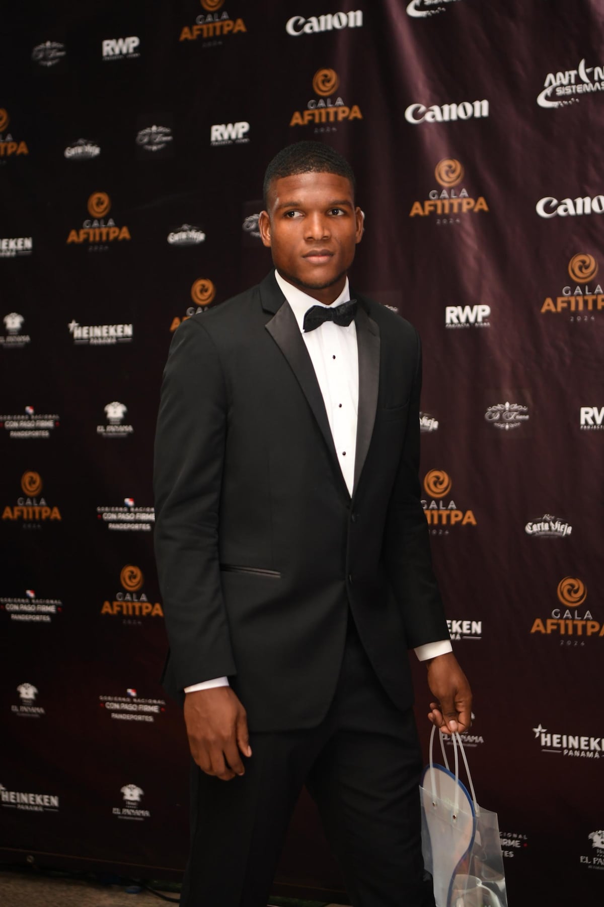 Así lucieron las estrellas de fútbol panameño en la alfombra roja de los premios Afutpa 2024