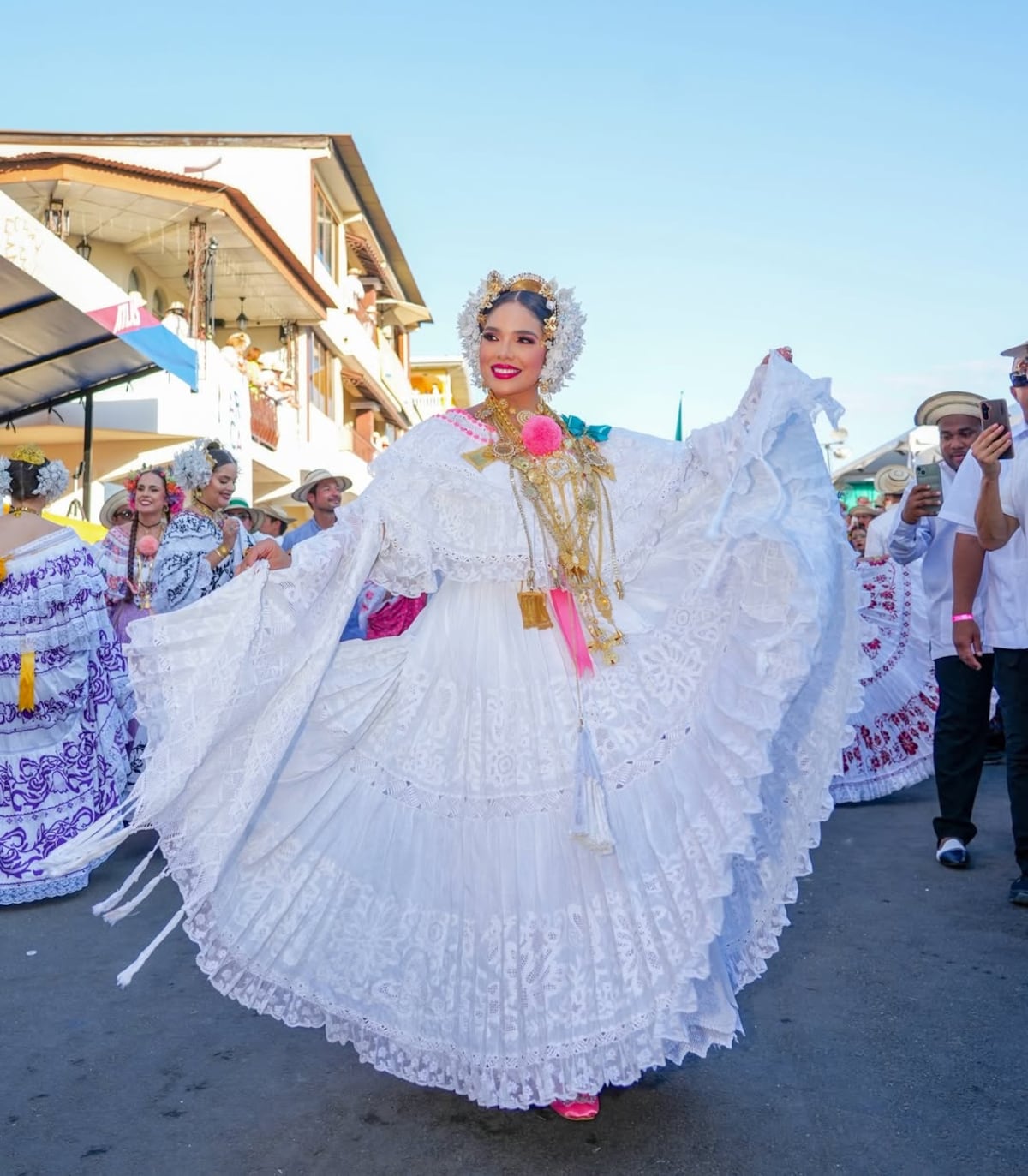 Kiara Pérez, Monique Mulino, Nicolle Ferguson y demás personalidades panameñas en el Desfile de las Mil Polleras 2026