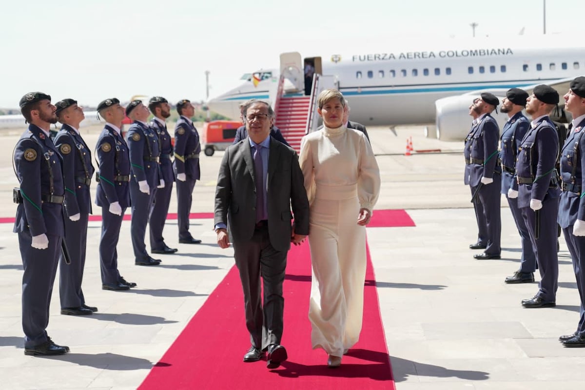 Los looks similares de la reina Letizia de España y la primera dama de Colombia, Verónica Alcocer