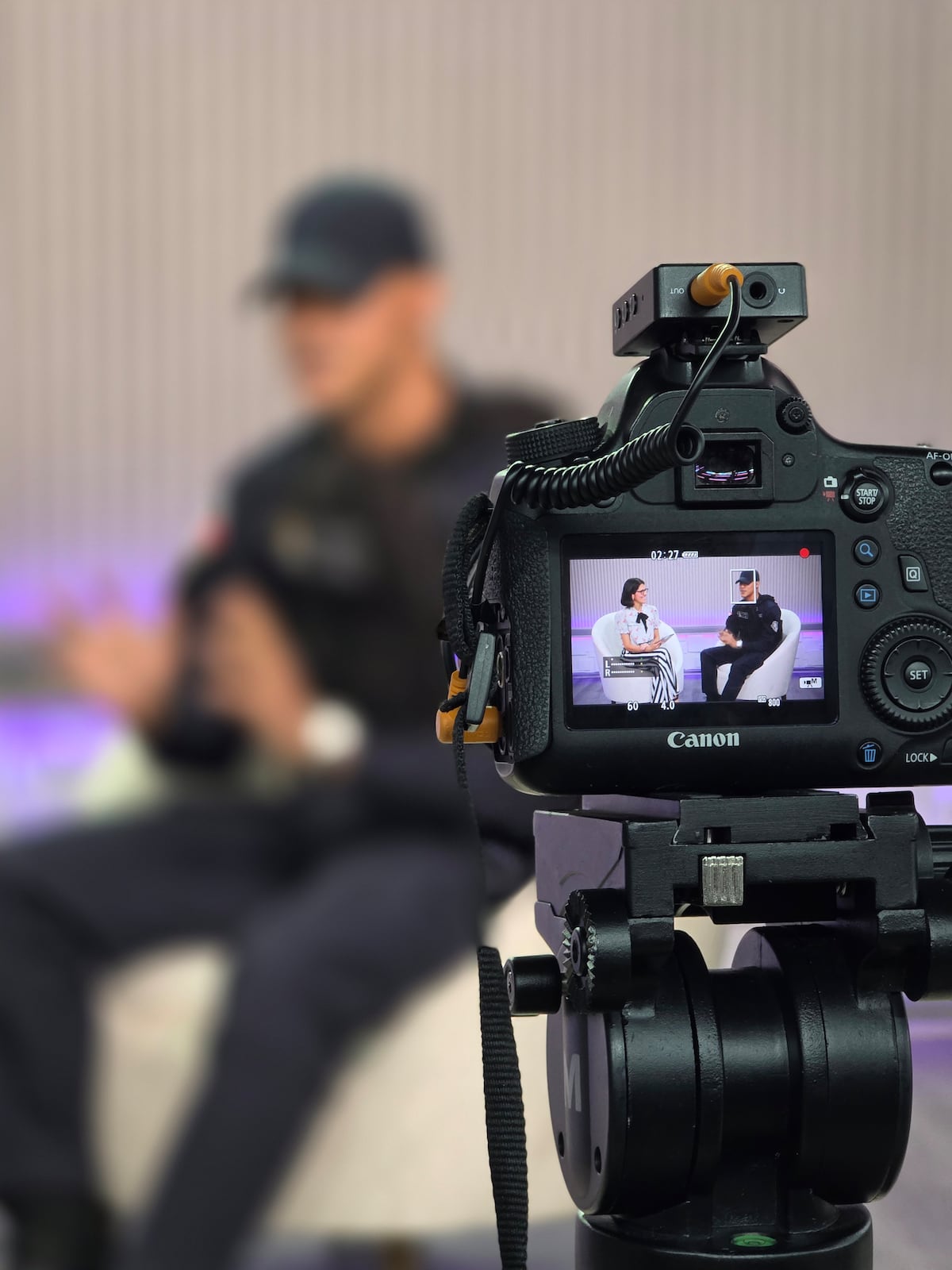 FOTOS: Así recibimos al agente F. Wong de la Policía Nacional en los estudios de ELLAS