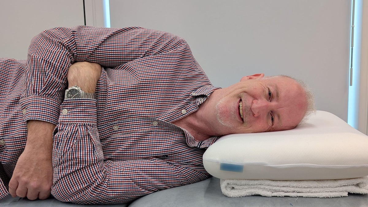 Los consejos de un experto para encontrar la almohada perfecta para ti