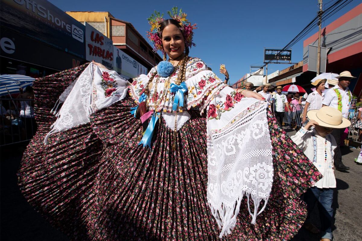 La fiesta de las mil polleras