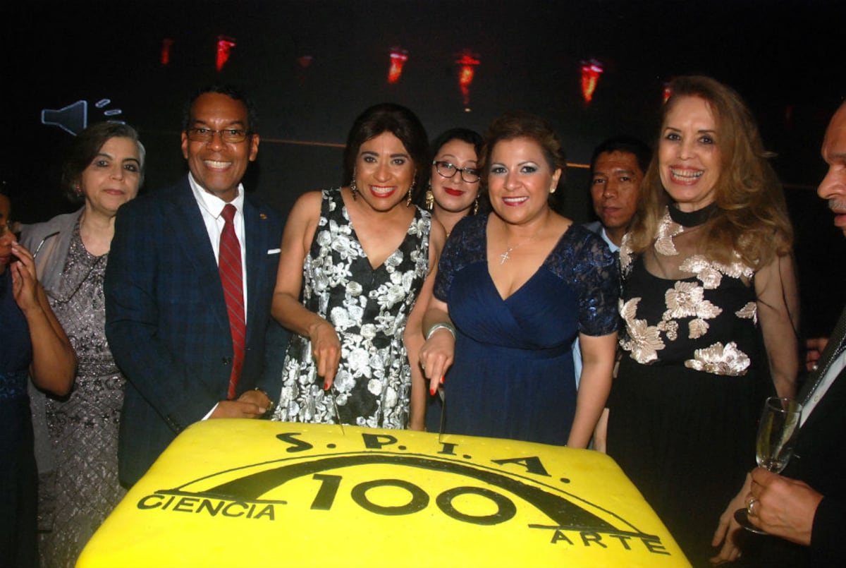 Angela Laguna Caicedo, presidenta de la Sociedad Panameña de Ingenieros y Arquitectos