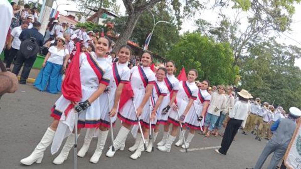 Tambor mayor, con estilo y patriotismo (parte 3)