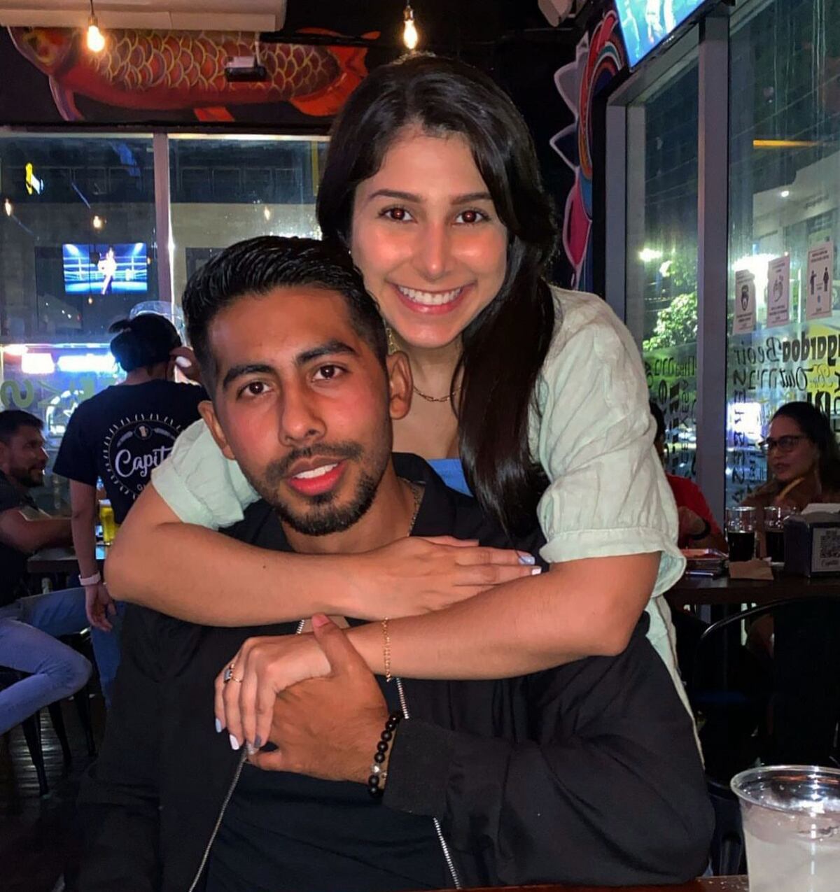 Reina de Calle Arriba de Las Tablas se compromete con quien es su novio desde los 15 años