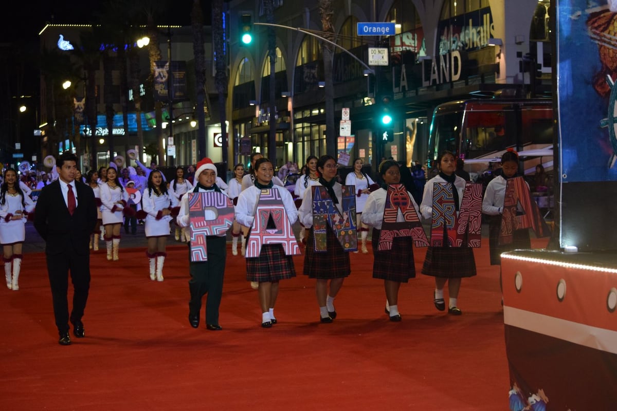 Desde Panamá a Los Ángeles: 124 estudiantes del IPA participaron en un desfile navideño en Hollywood y en Disneyland