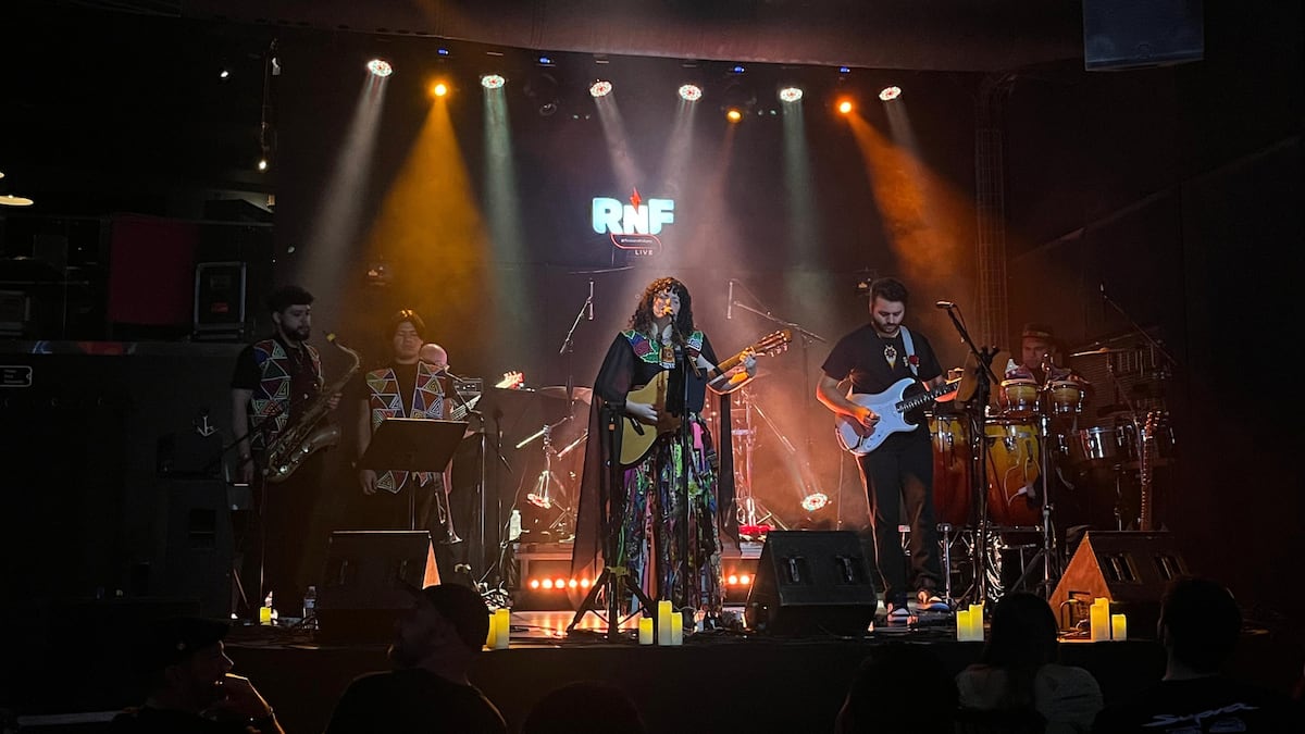 Shary Rose lanza ‘Prende la Candela’ su álbum debut donde cuenta su historia como sobreviviente de endometriosis