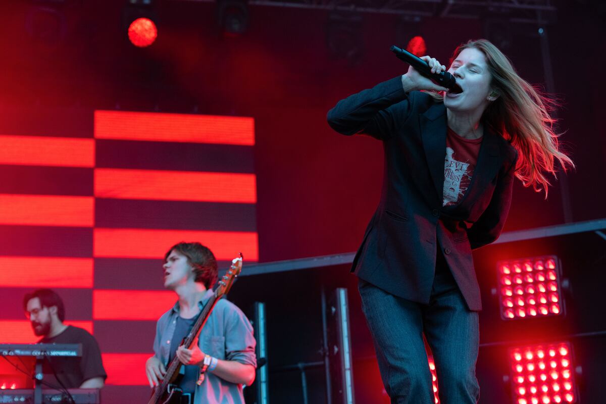 Gracie Abrams y girl in red: pop a raudales para la apertura del 15º festival Cruïlla