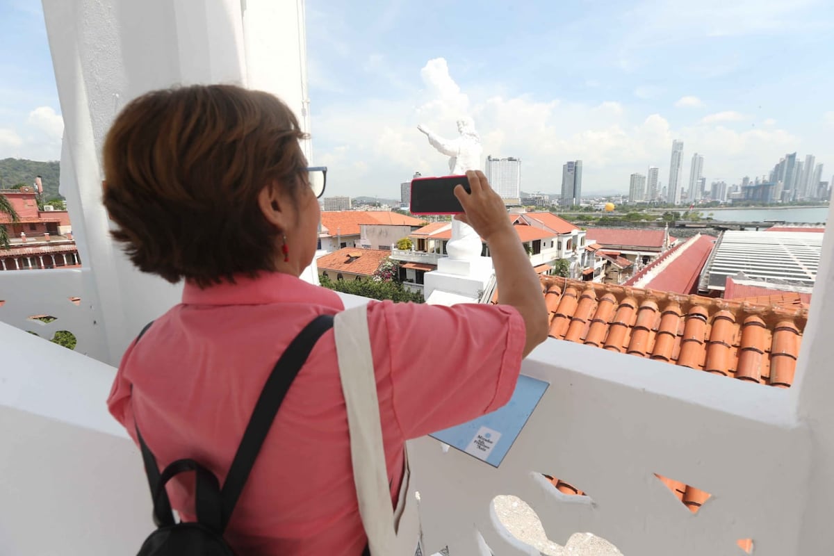 ¿Por qué se cobra $2 por la entrada a las iglesias del Casco Antiguo?