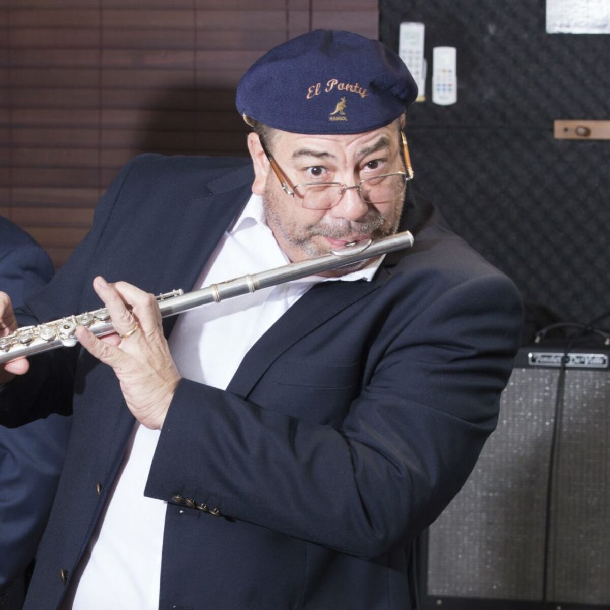 La tarima se les queda chica: la banda Egresos