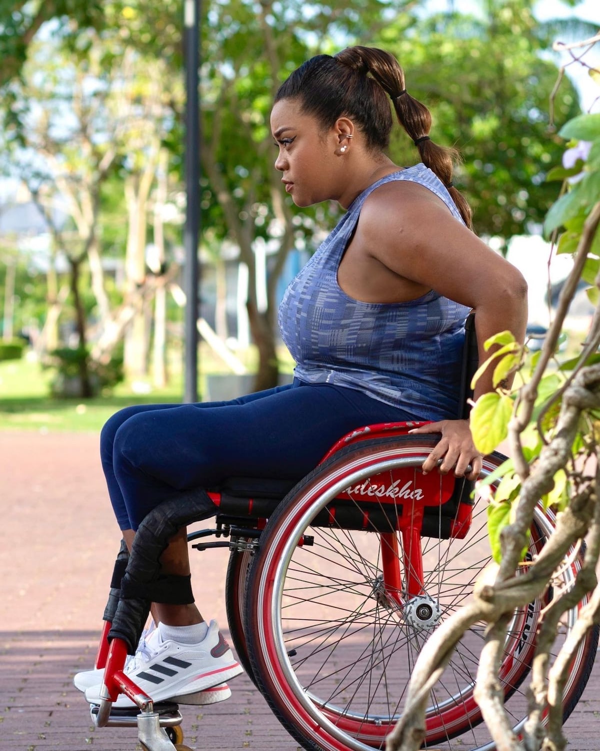 Nade Mackenzie: ‘Acostúmbrate a mi silla’