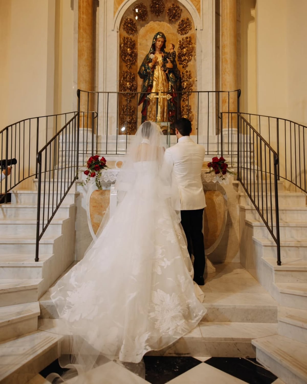 La boda de Dayana Sáez y Gio Scollo en Casco Antiguo y con banda musical