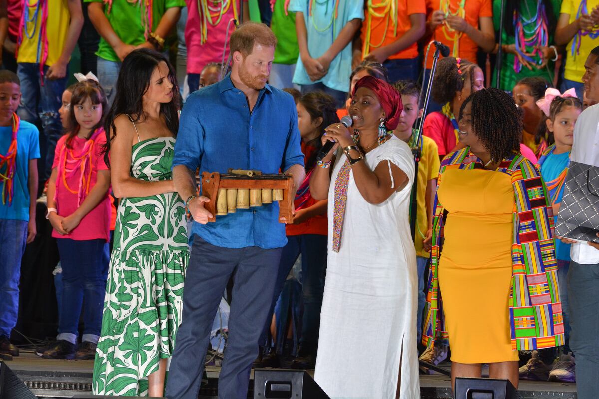 Los duques de Sussex, Harry y Meghan, disfrutaron de la marimba y el viche en el festival afro Petronio