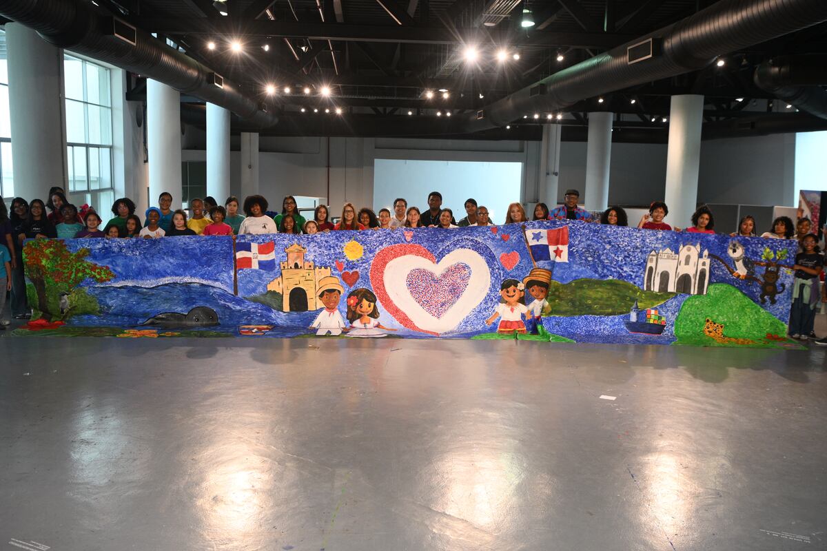 ‘Hilvanando Ilusiones’: jóvenes dominicanos llenan de creatividad la Ciudad de las Artes