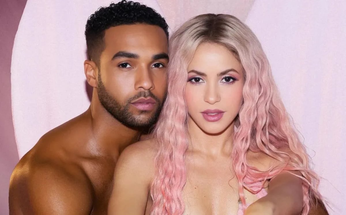 ¿Está Shakira saliendo con el galán de Emily in Paris?