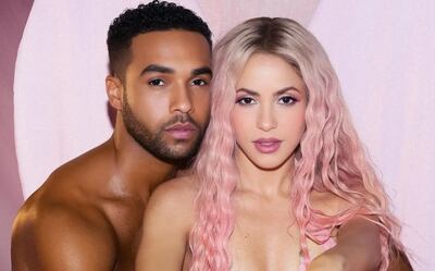 ¿Está Shakira saliendo con el galán de Emily in Paris?