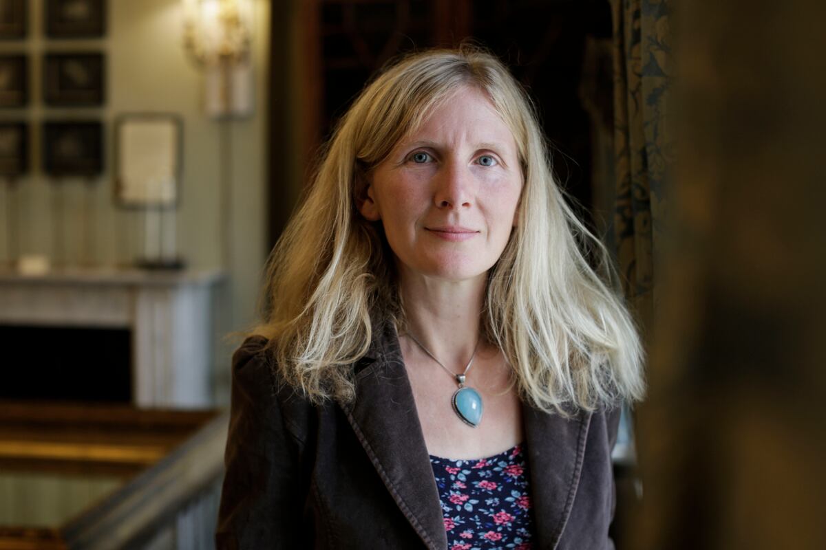 Samantha Harvey: ‘Enviar a una mujer a la Luna no es progreso’