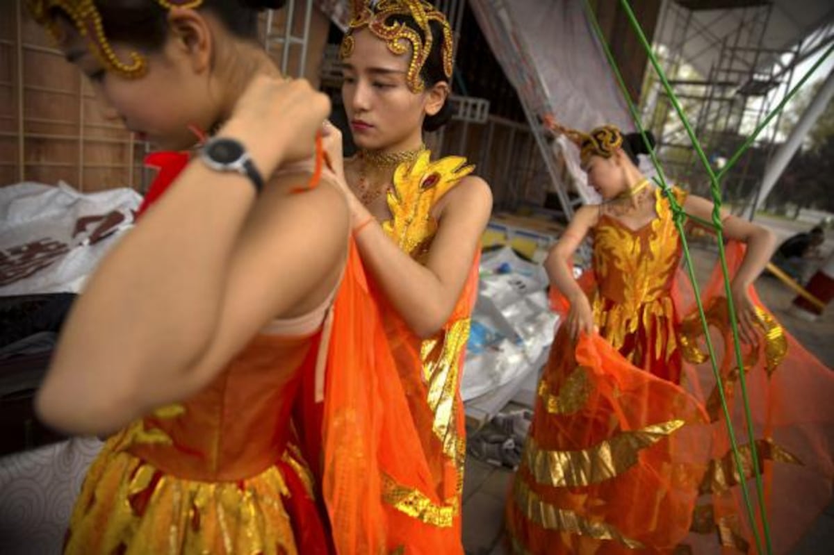 A remar: botes de Dragón en Asia