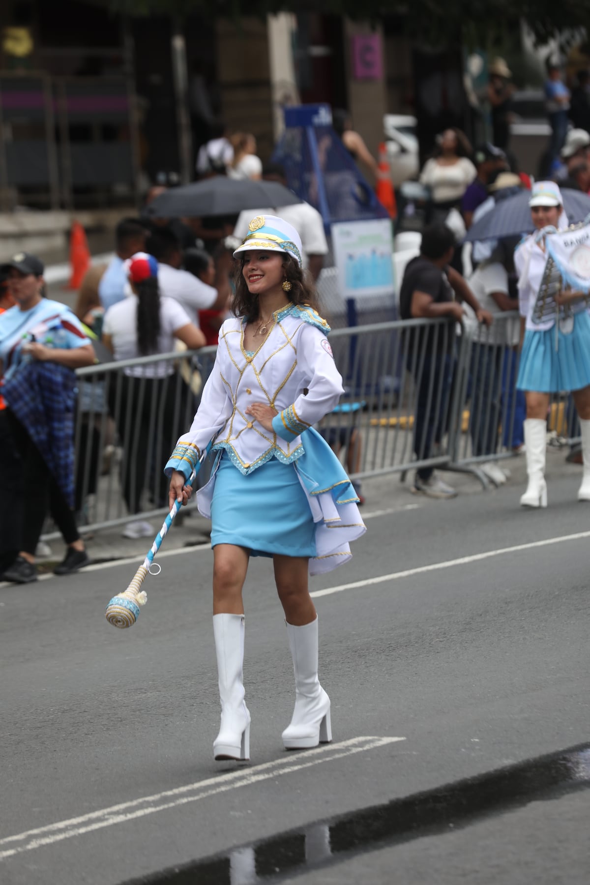 Tambor Mayor: liderazgo con estilo en los desfiles patrios