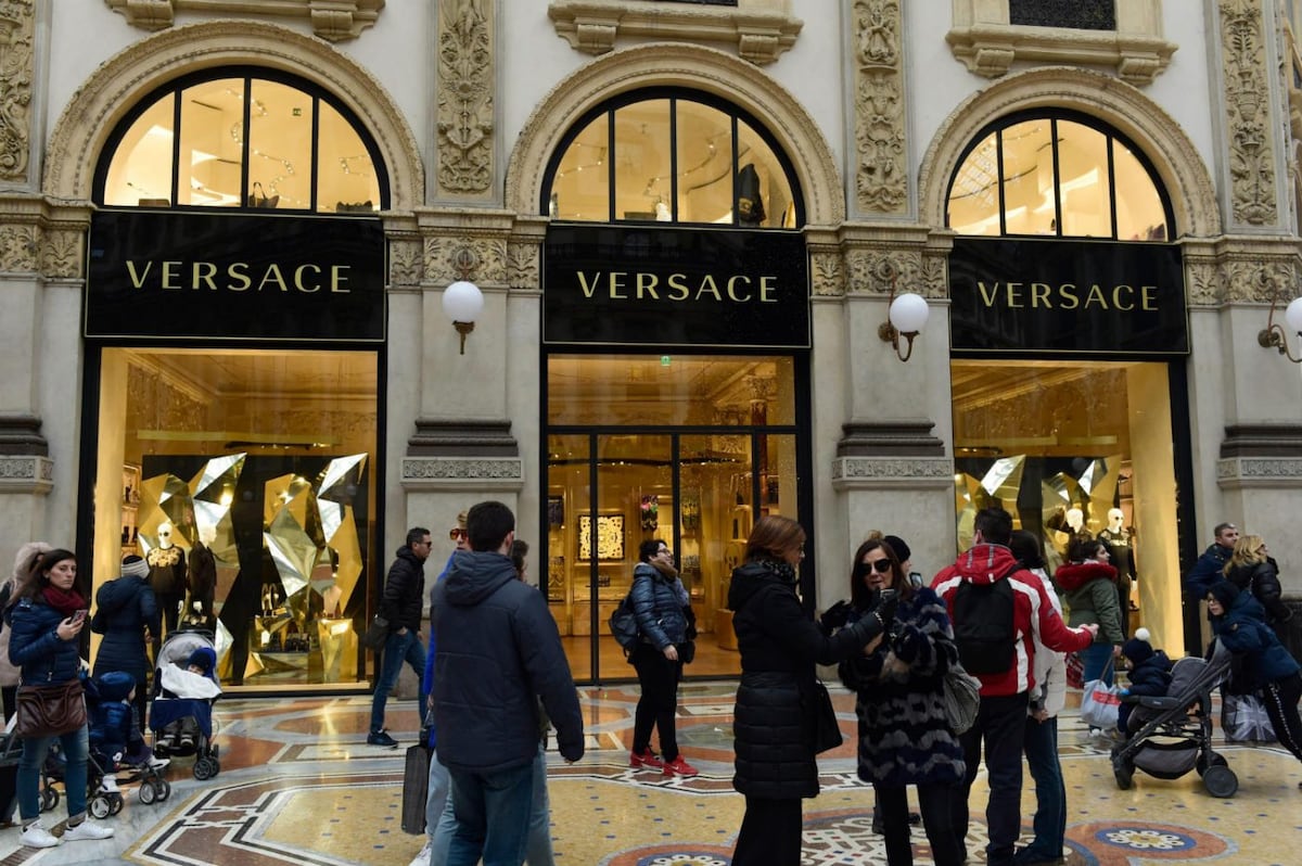 Michael Kors compra Versace por 2 mil millones de dólares