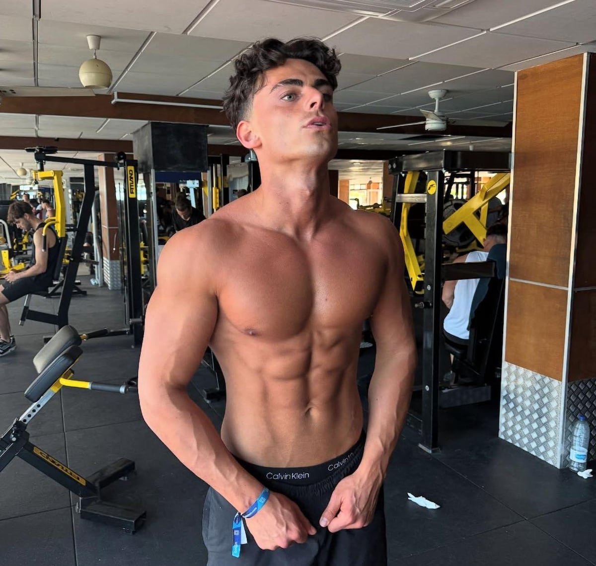 Qué es el looksmaxxing, la nueva y controvertida tendencia entre los hombres jóvenes