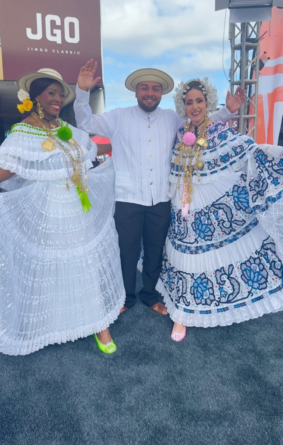 Maricel de Mulino, Irma Hernández, Nicolle Ferguson y otras personalidades en el Desfile de las Mil Polleras