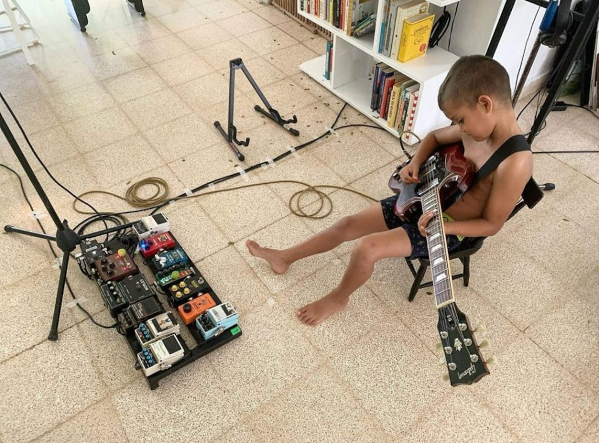 Lilo Sánchez y sus hijos, cuarentena entre música y clases de primaria