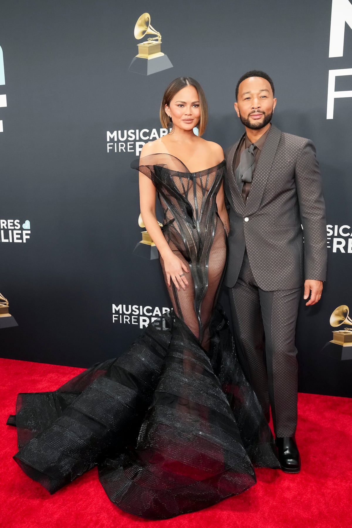 Los extravagantes looks de la alfombra roja de los premios Grammy
