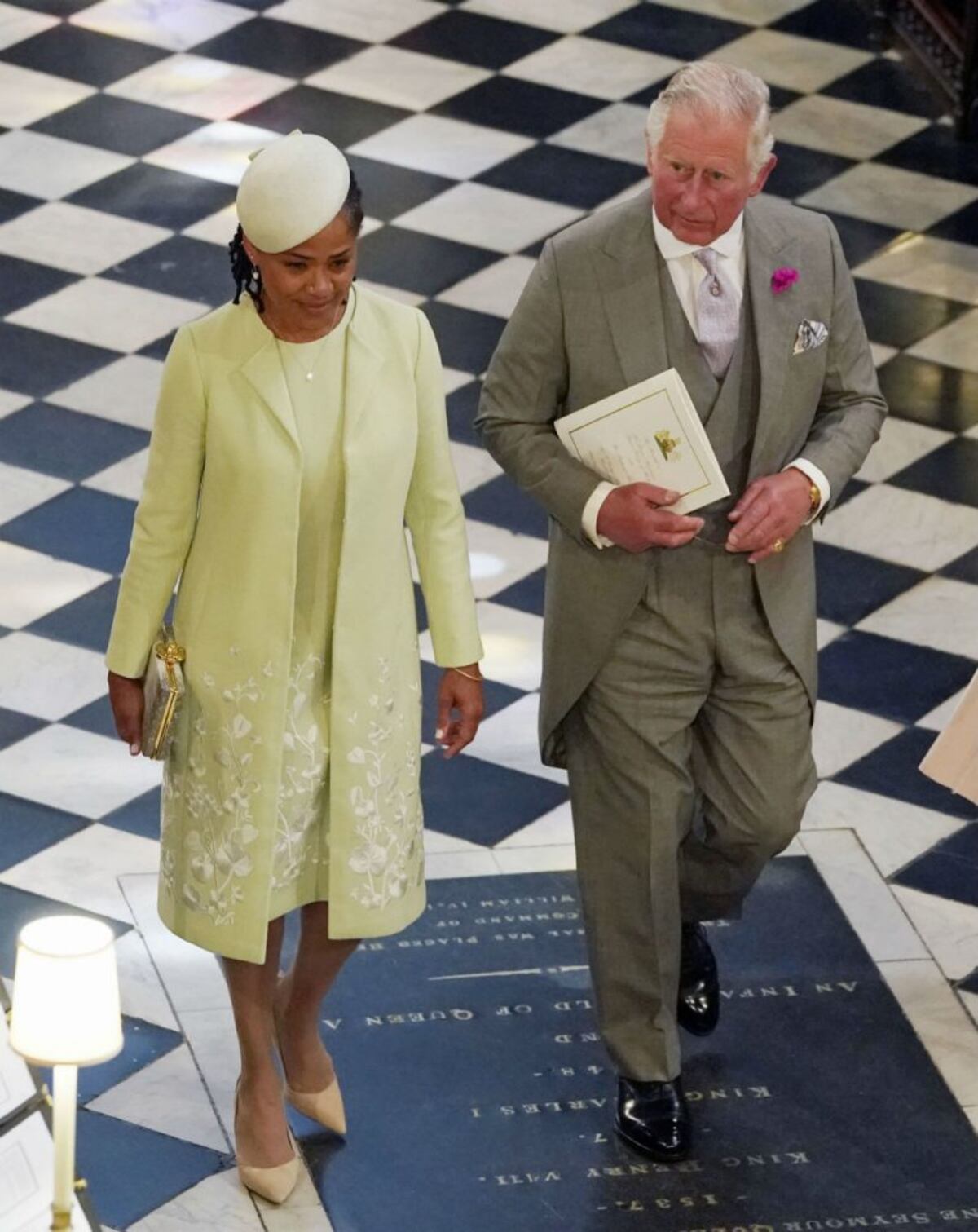 El delicado traje verde y el piercing de Doria Ragland, la mamá de Meghan