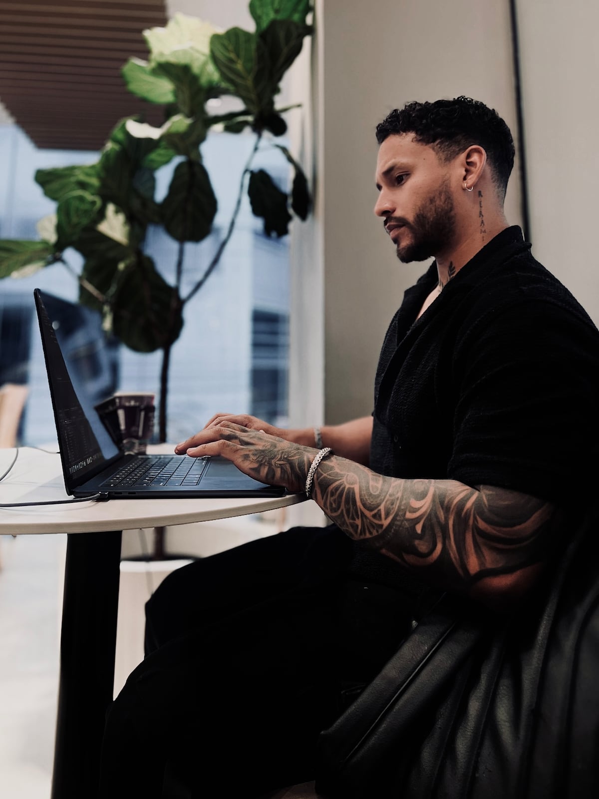 De un post viral al clóset: la camiseta alternativa para la Sele creada por un diseñador panameño