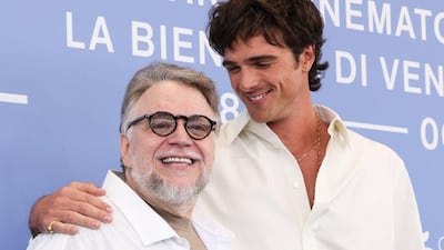 Cómo es la ambiciosa versión de ‘Frankenstein’ del mexicano Guillermo del Toro que fue ovacionada por 13 minutos en el Festival de Cine de Venecia