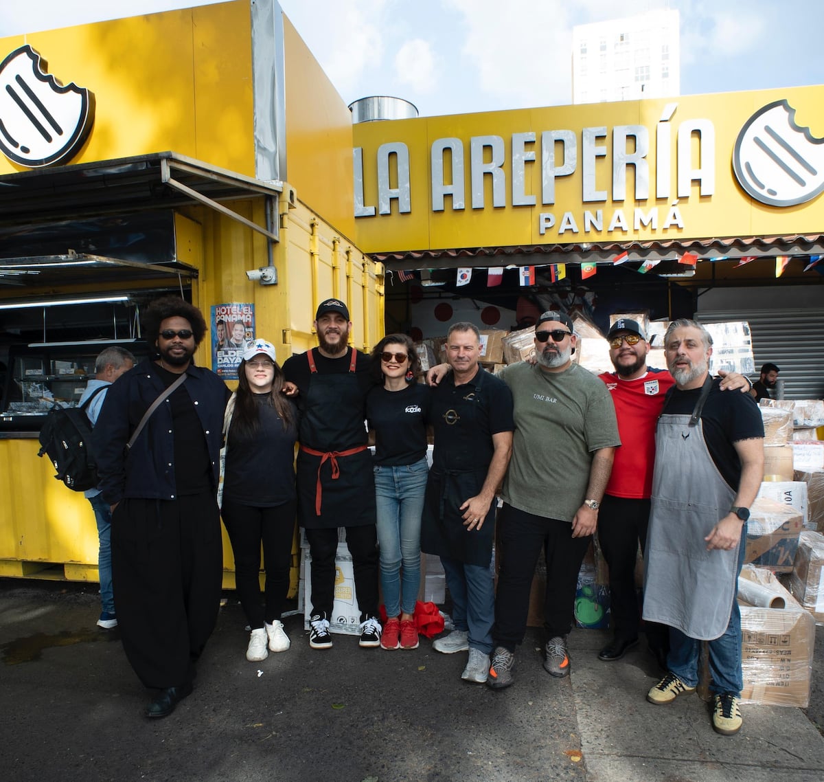 Ocho chefs en Panamá se reúnen para preparar arepas ‘gourmet’ por Venezuela