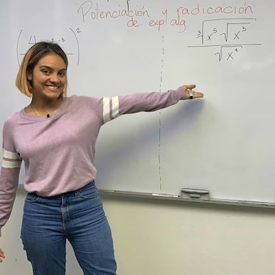 La panameña de 22 años que da clases de matemáticas en Ayudinga durante la cuarentena