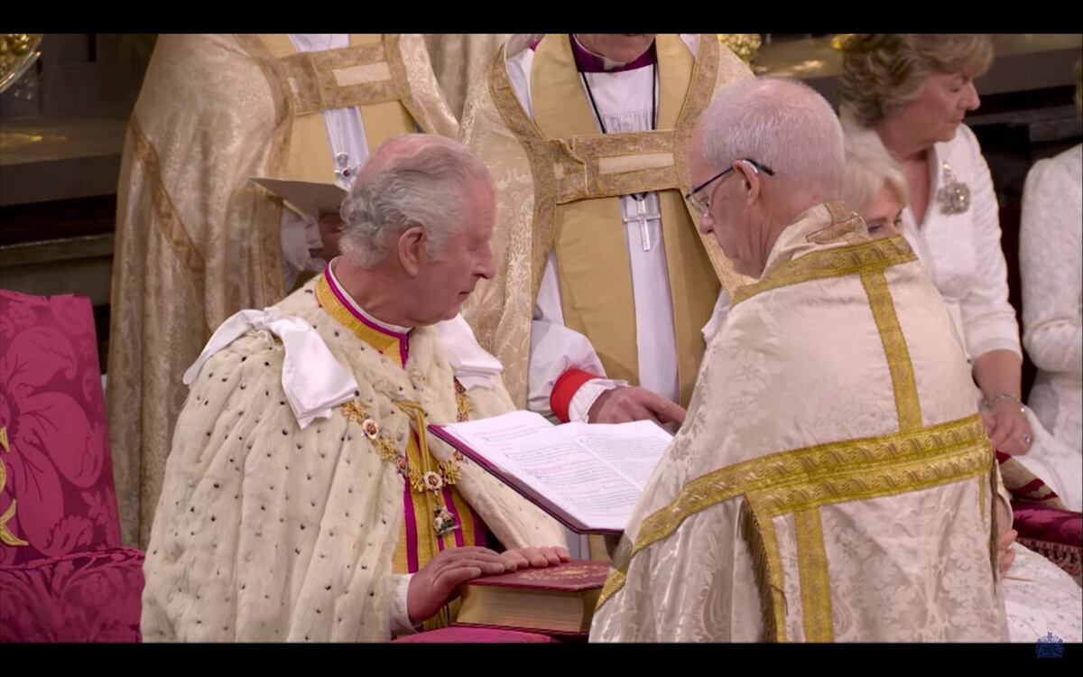 El rey Charles III es coronado, y también su esposa Camila