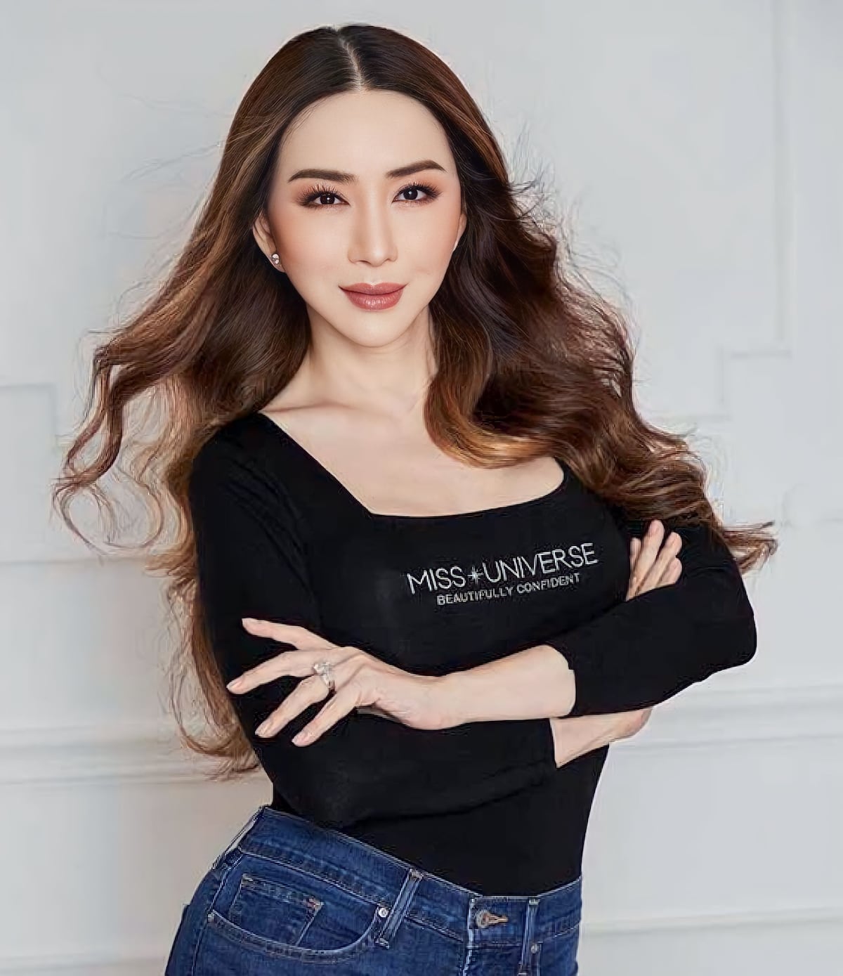 Emiten orden de arresto contra la empresaria tailandesa Anne Jakrajutatip por presunto fraude millonario