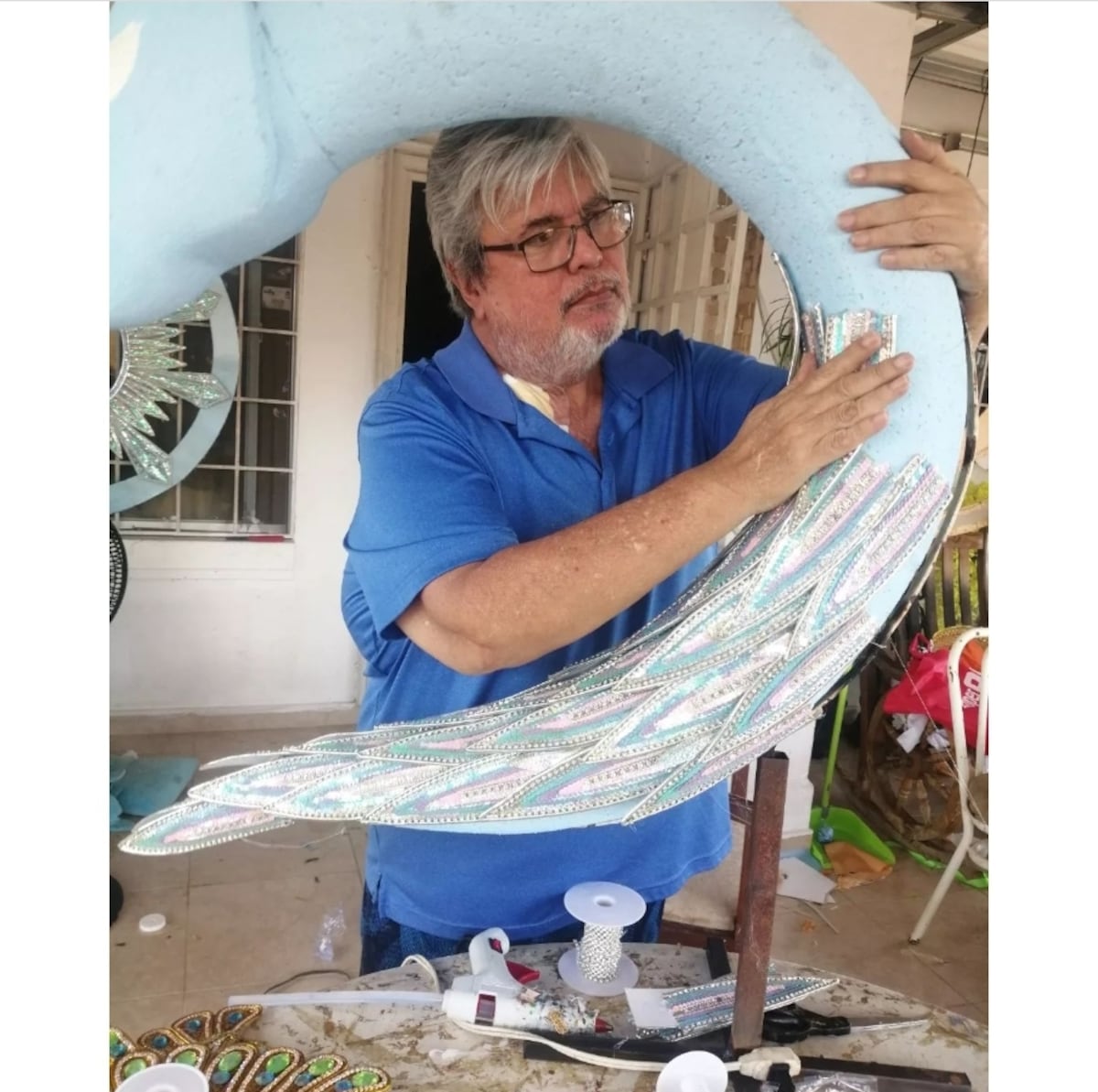 Fallece Cristo Athanasiadis, reconocido diseñador panameño de trajes de fantasía de Carnaval 