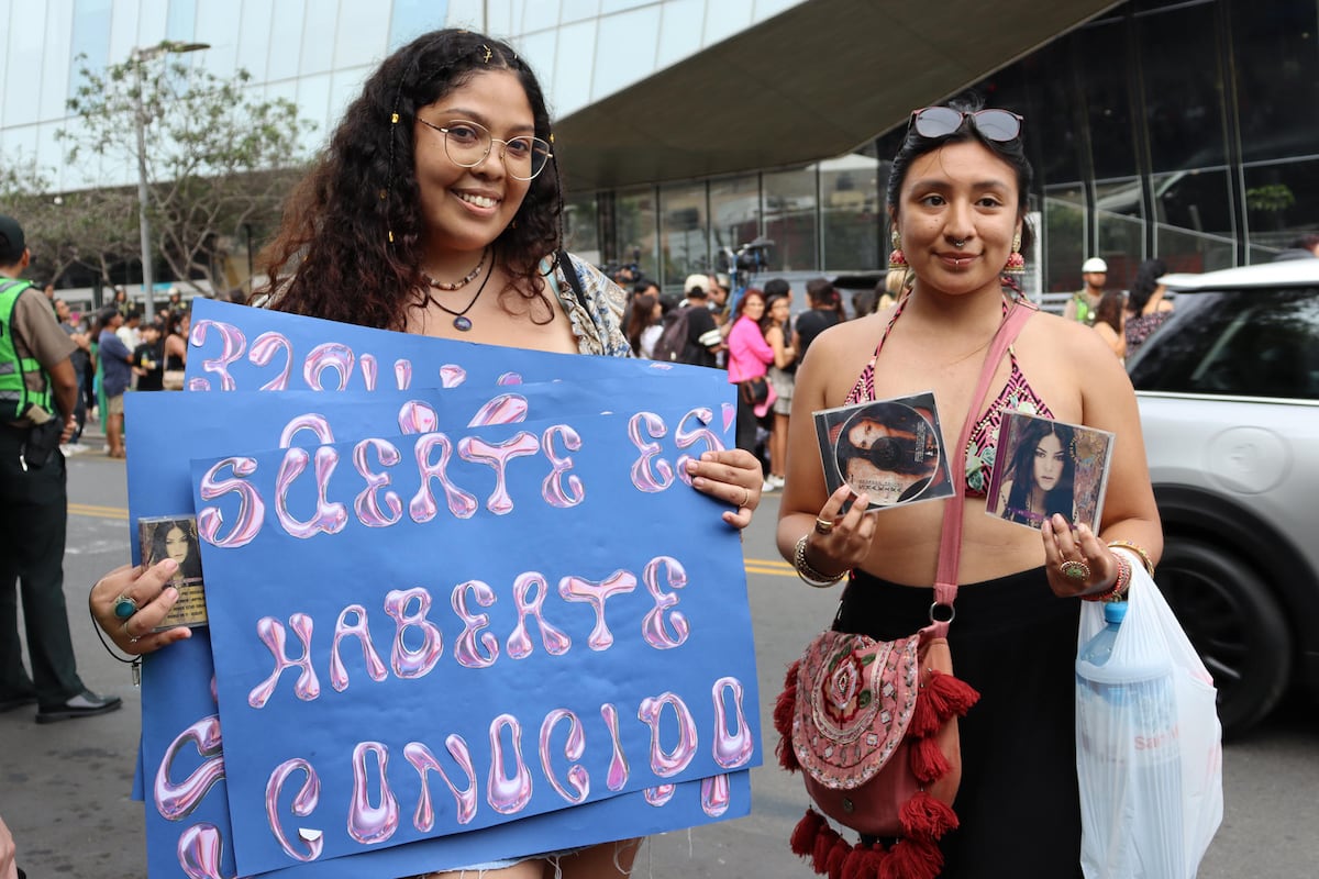 Shakira suspende su primer concierto en Lima tras ser hospitalizada por dolor abdominal