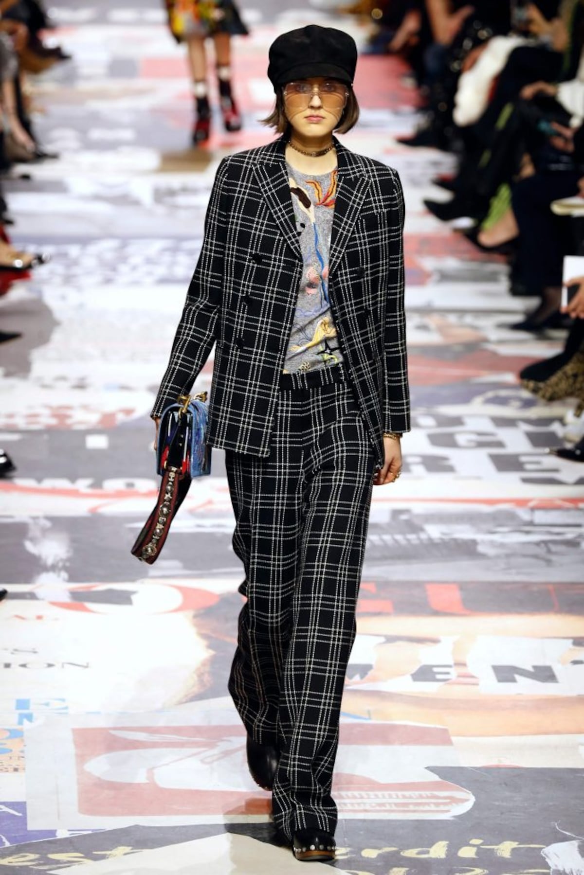 El desfile feminista de Dior en París