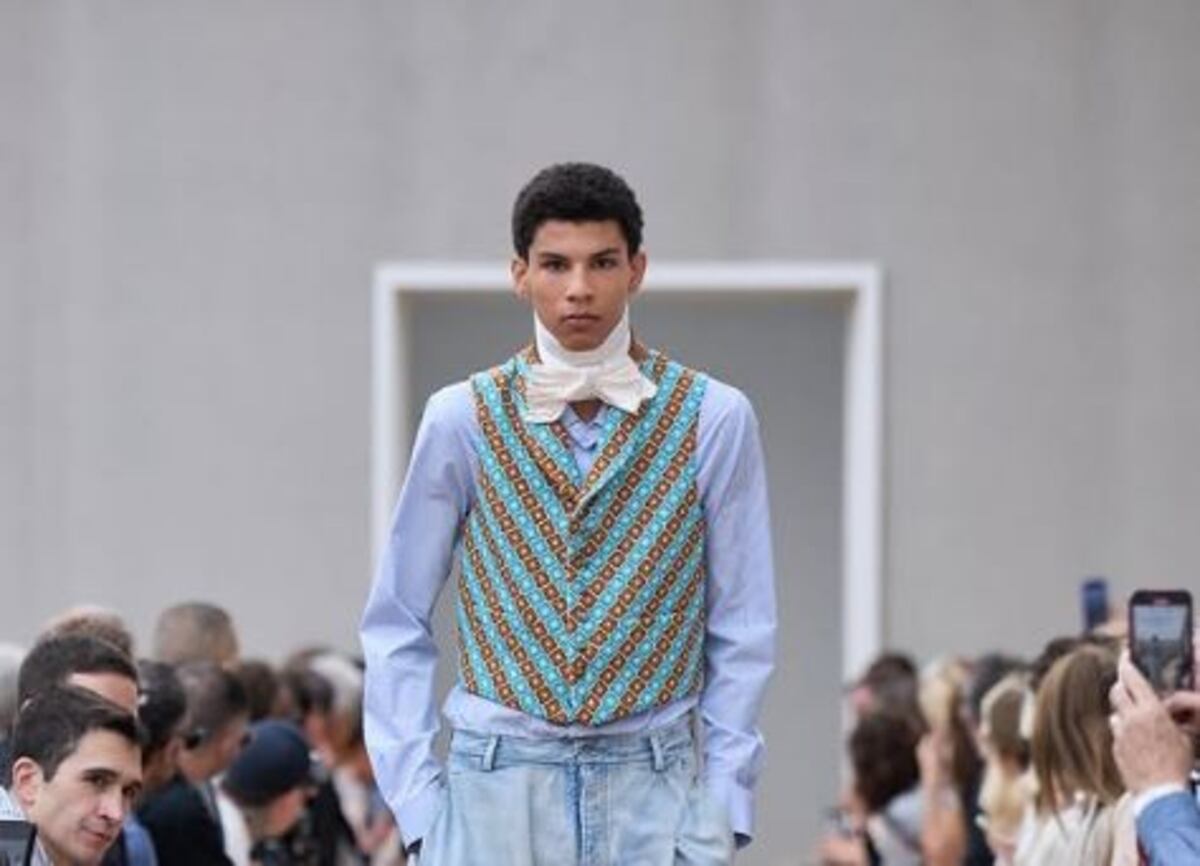 Dior estrena en París la era Anderson con una colección rematadamente joven