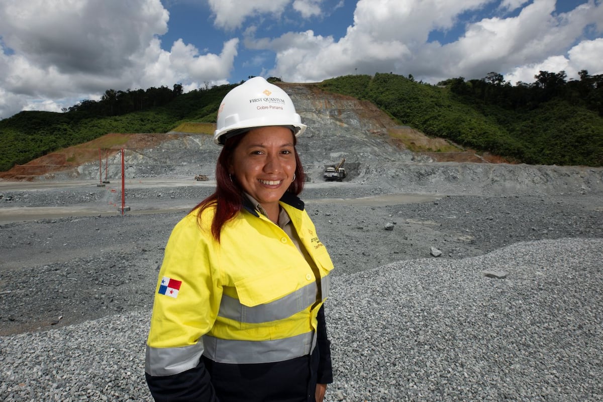 Ilka Gómez, la primera panameña en operar la pala de carga minera más grande del mundo