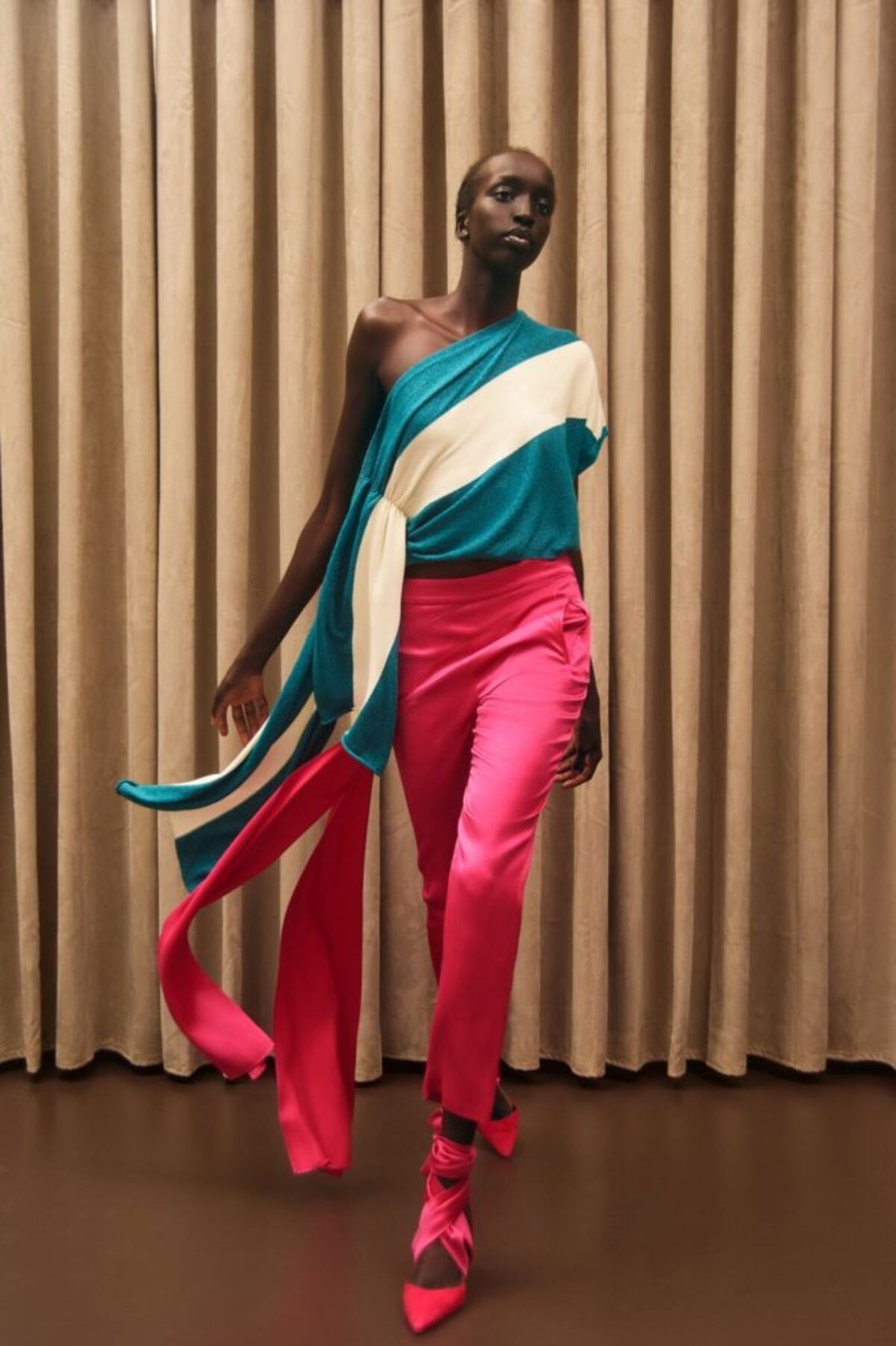 Brillo y ‘color block’: así se llevan sin fallar en el intento