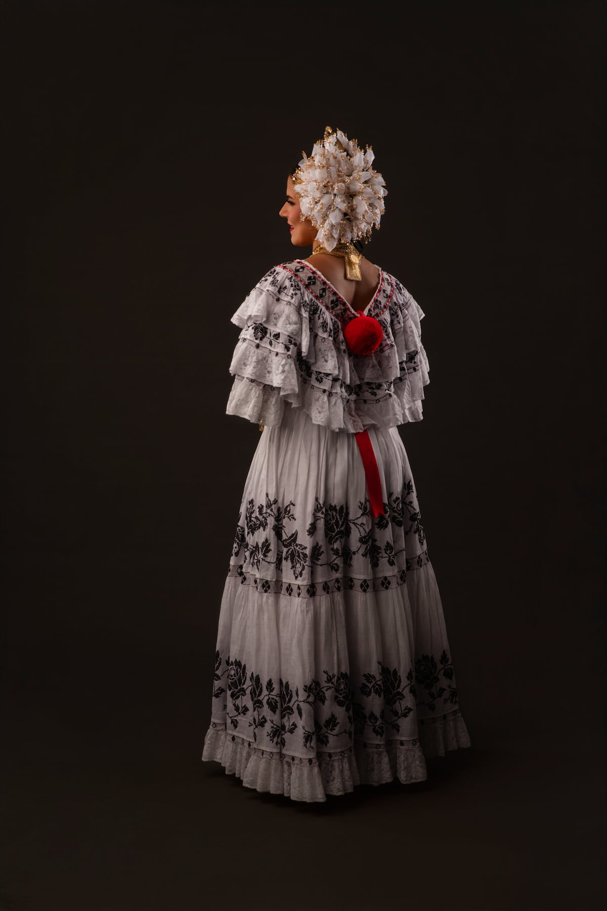 La pollera de 90 años que volvió a lucirse para una sesión de fotos en Panamá