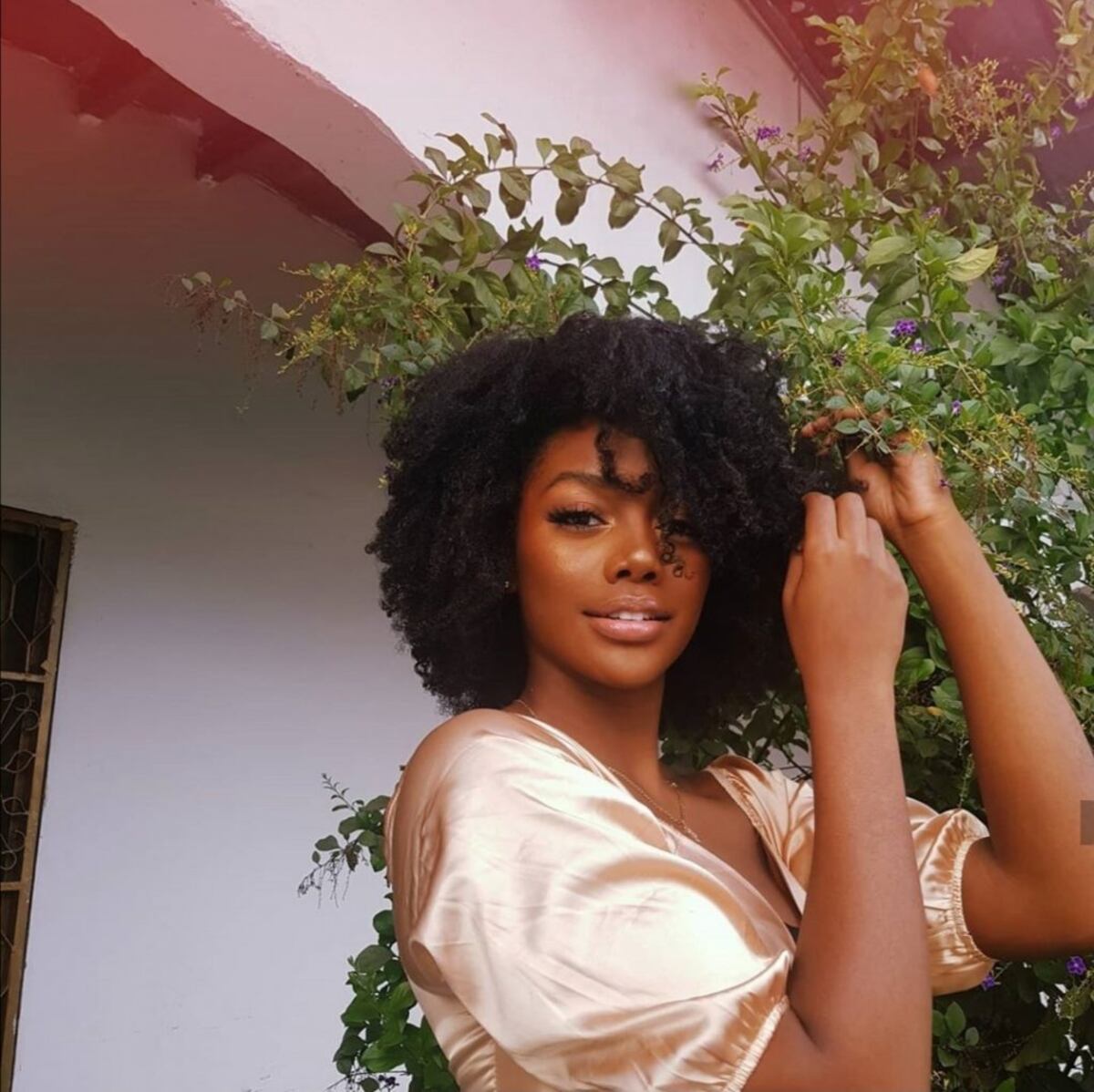 Famosas y sus rizos naturales en cuarentena