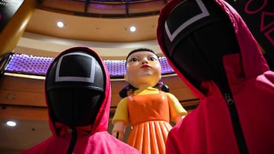 Seúl se rinde a El juego del calamar con un desfile masivo y la aparición de protagonistas