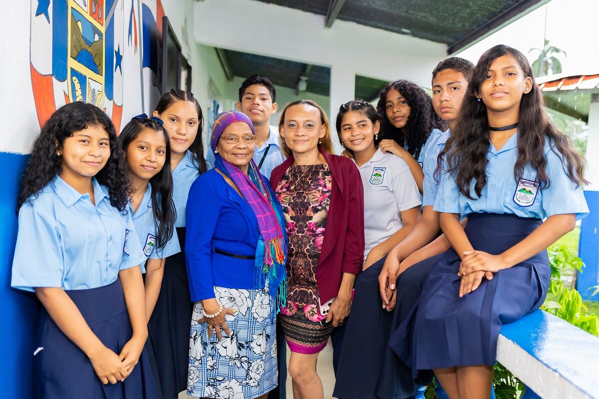 La profesora Cidia y sus hijos espirituales