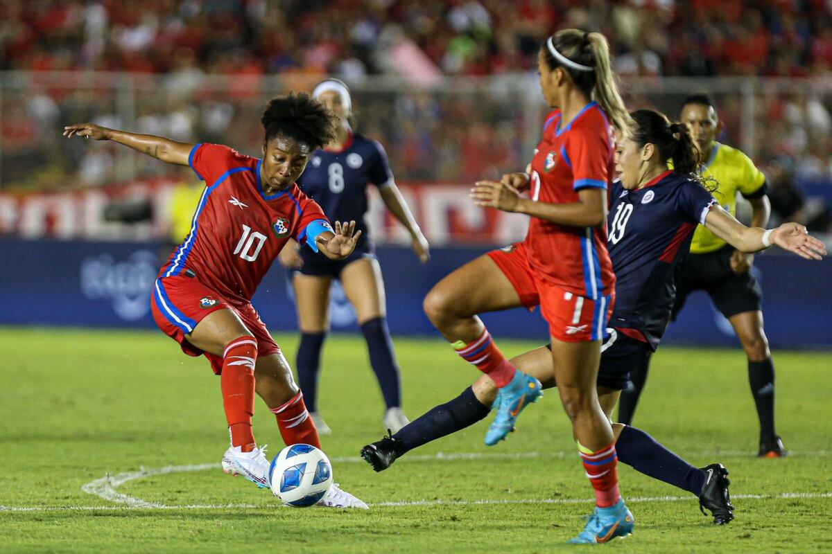 Nacho Quintana: ‘Que las niñas en las gradas del Rommel usen camisetas de la selección femenina’